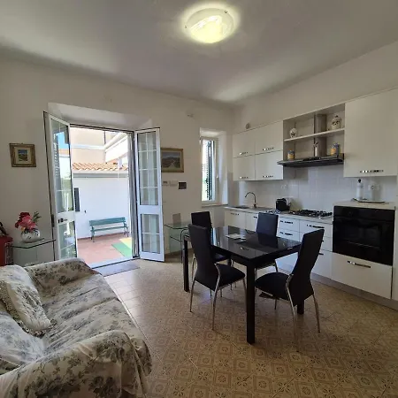 Camilla House * Чечина